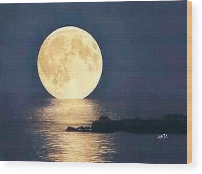Moonrise Over Tranquil Waters - Wood Print