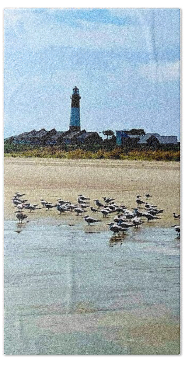 Seagulls on a Sandy Shoreline - Bath Towel
